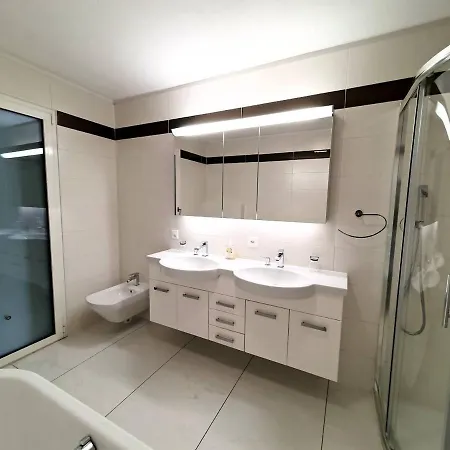 Residenza Vivian Deluxe شقة لوكارنو